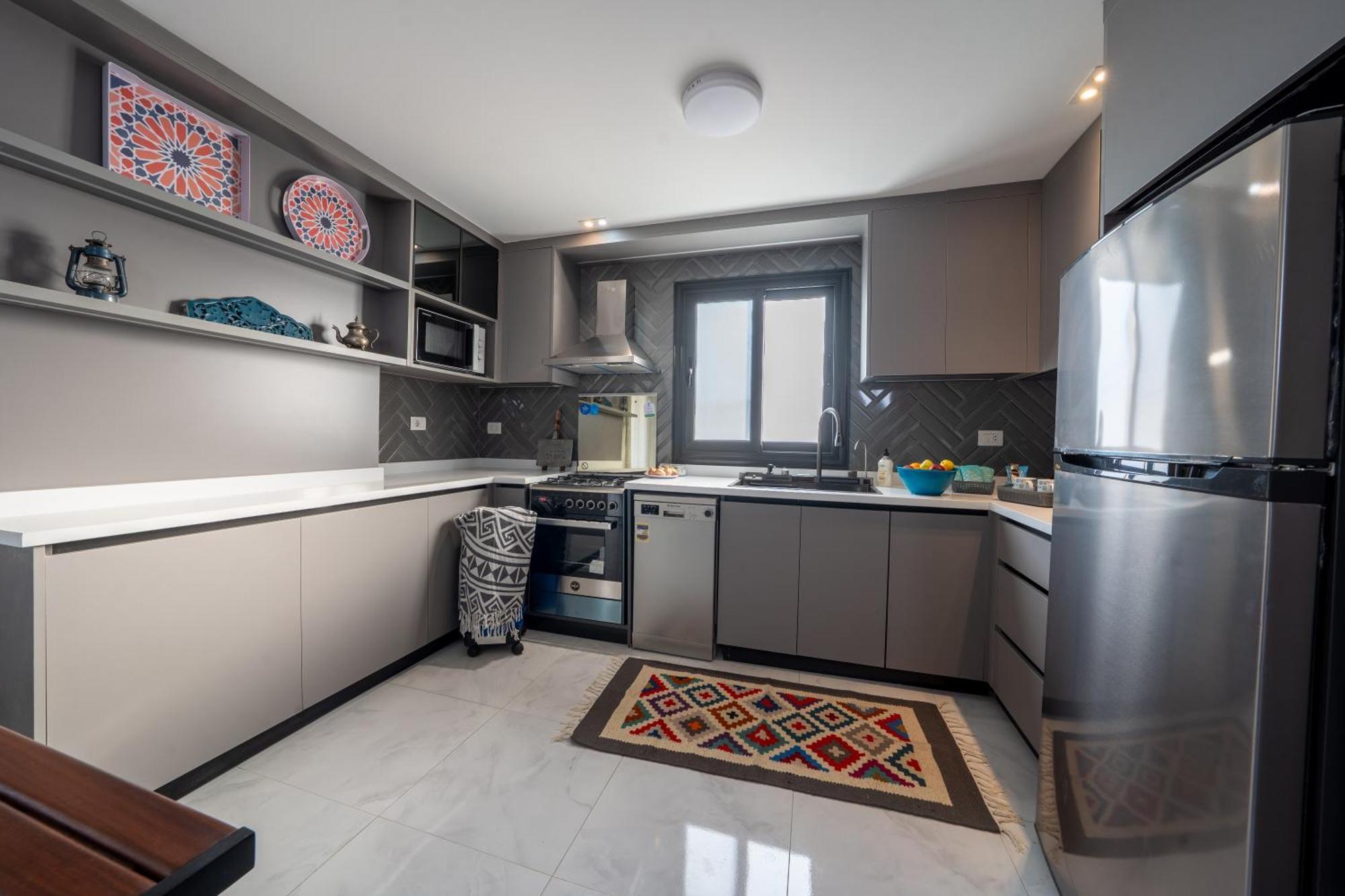 Sheraton Tower Apartment