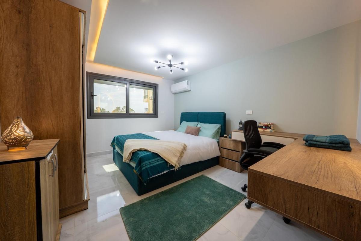 Sheraton Tower Apartment