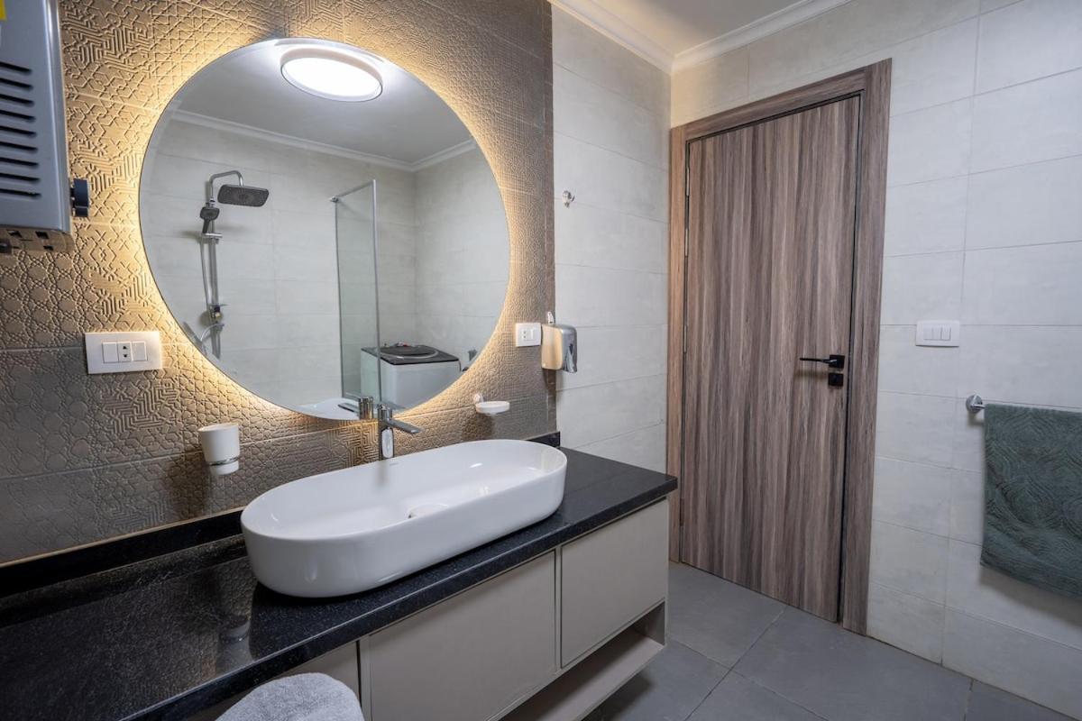 Sheraton Tower Apartment